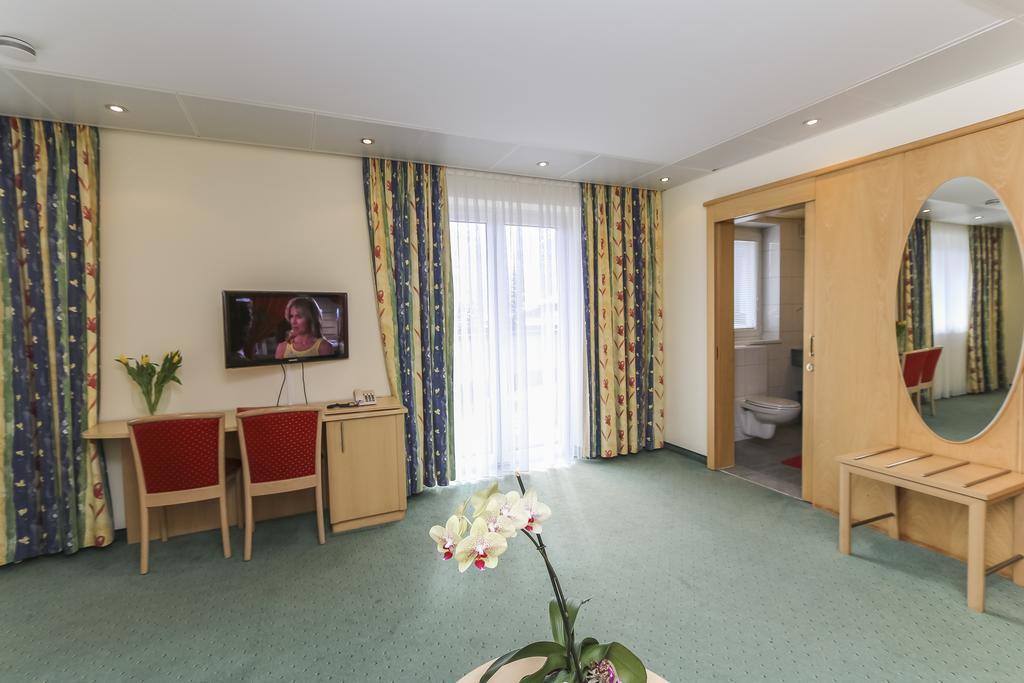 Alpenhotel Tauernstueberl 젤암제 외부 사진